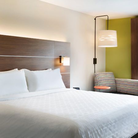 Holiday Inn Express & Suites Macon North By Ihg Exterior foto