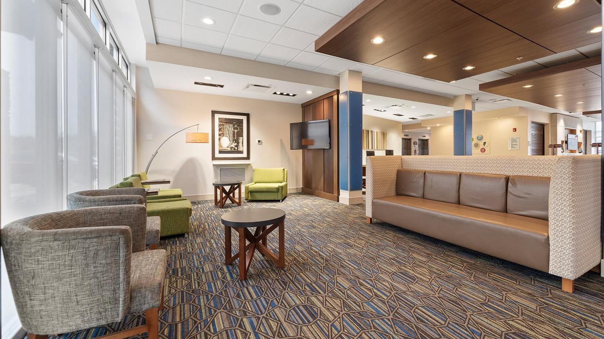 Holiday Inn Express & Suites Macon North By Ihg Exterior foto