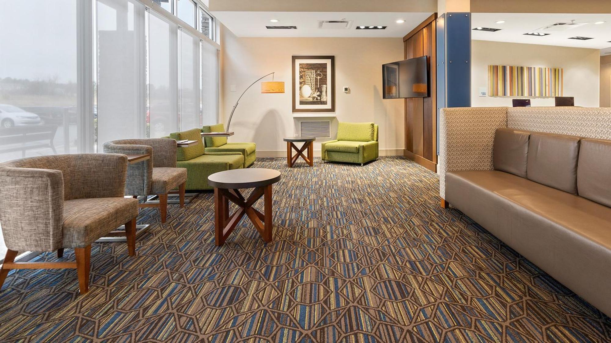 Holiday Inn Express & Suites Macon North By Ihg Exterior foto