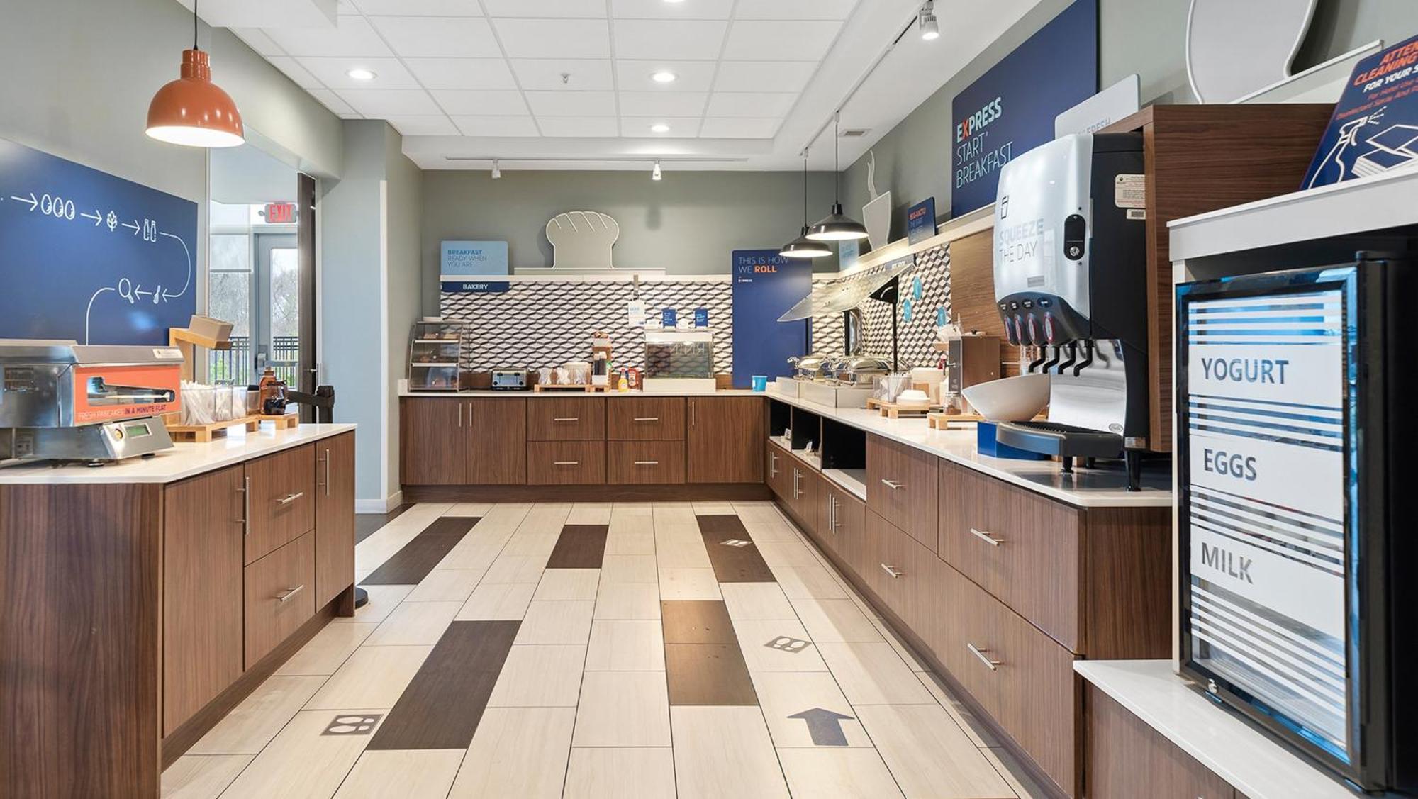 Holiday Inn Express & Suites Macon North By Ihg Exterior foto