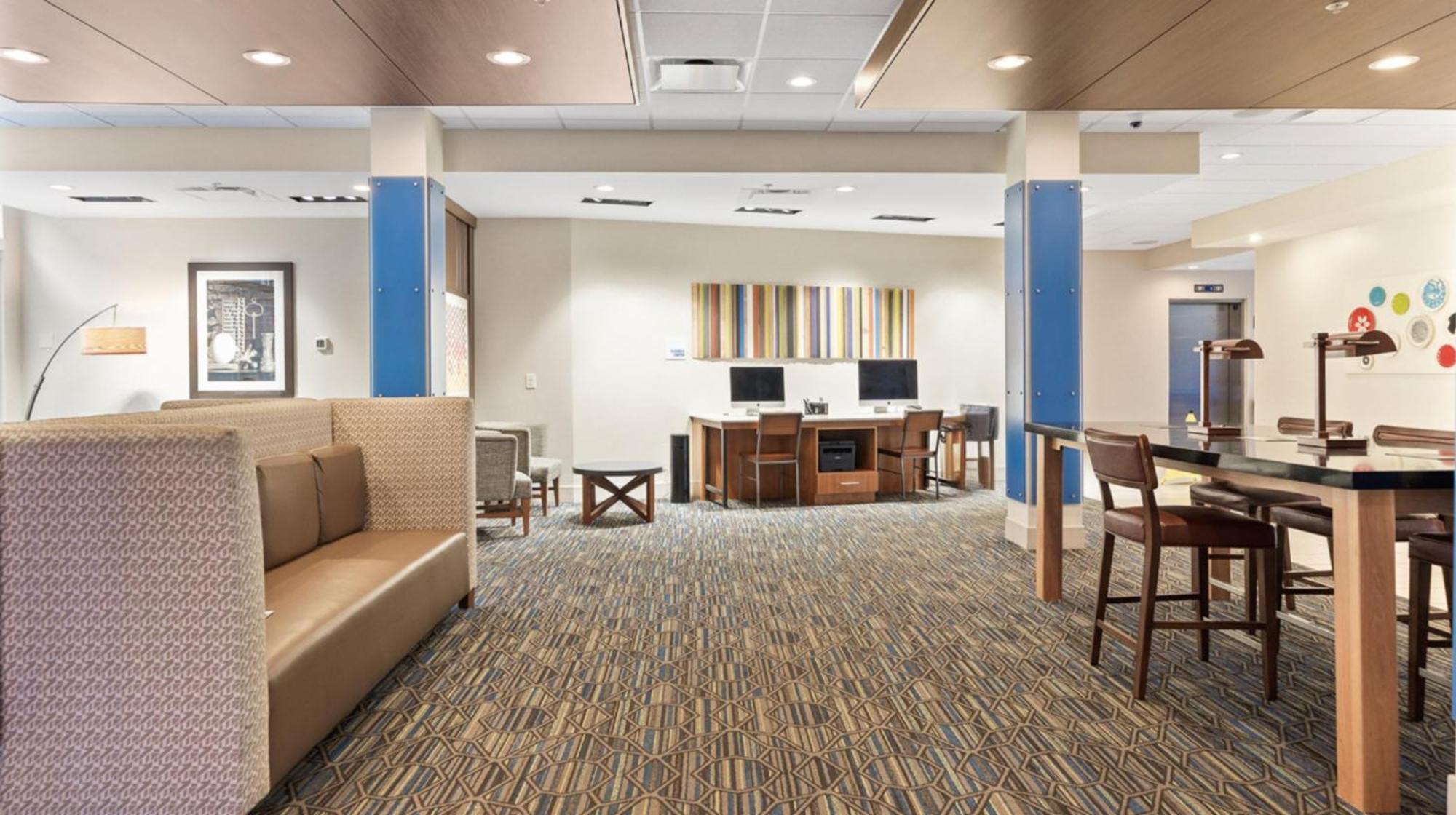 Holiday Inn Express & Suites Macon North By Ihg Exterior foto