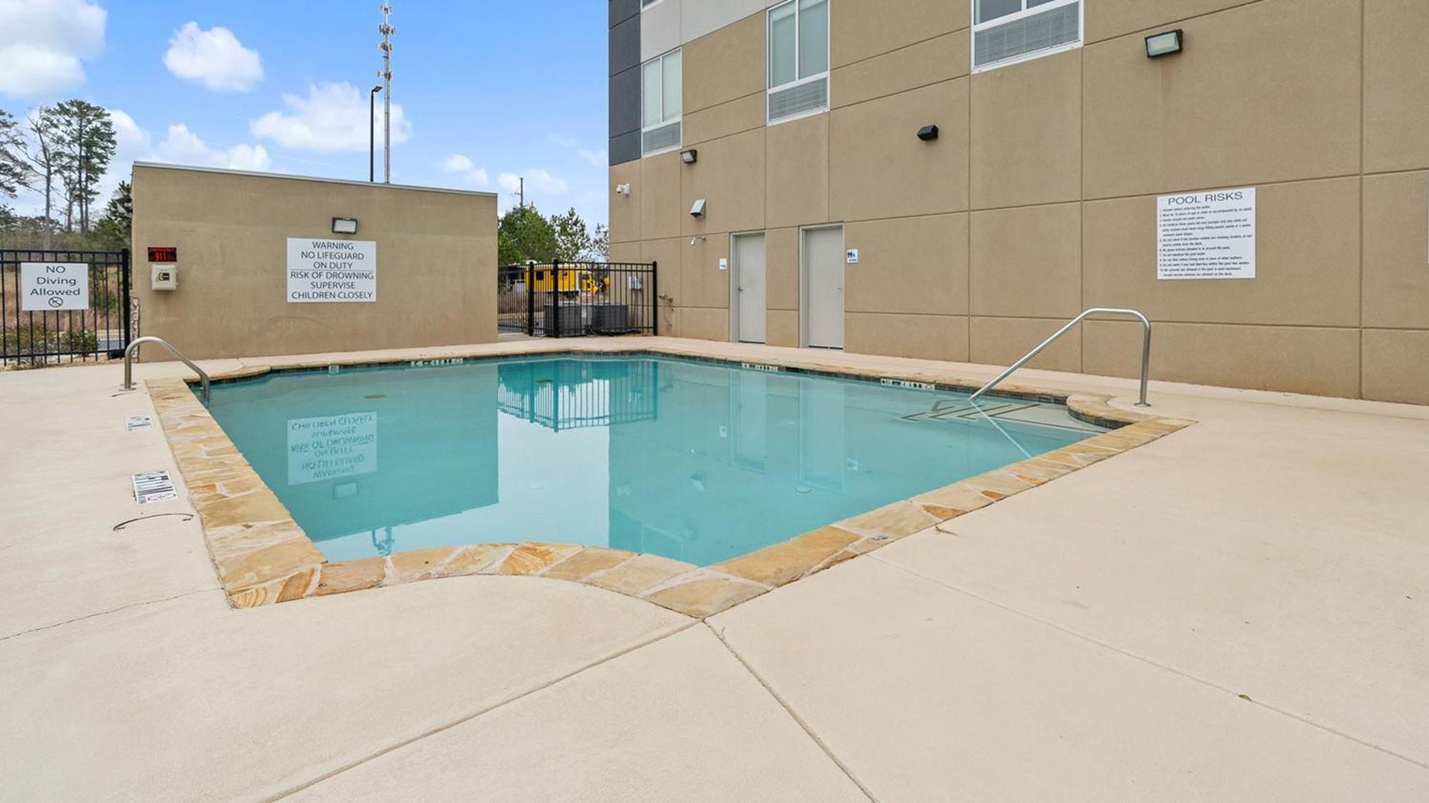 Holiday Inn Express & Suites Macon North By Ihg Exterior foto